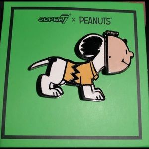 SDCC 2019 Peanuts Super7 Snoopy Charlie Brown Pin